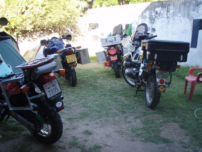 07 Dakar Motos backyard tents and bikes P2190101.jpg